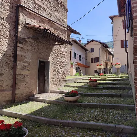 別荘 Salita Al Castello