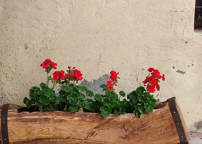 Salita Al Castello Rossana